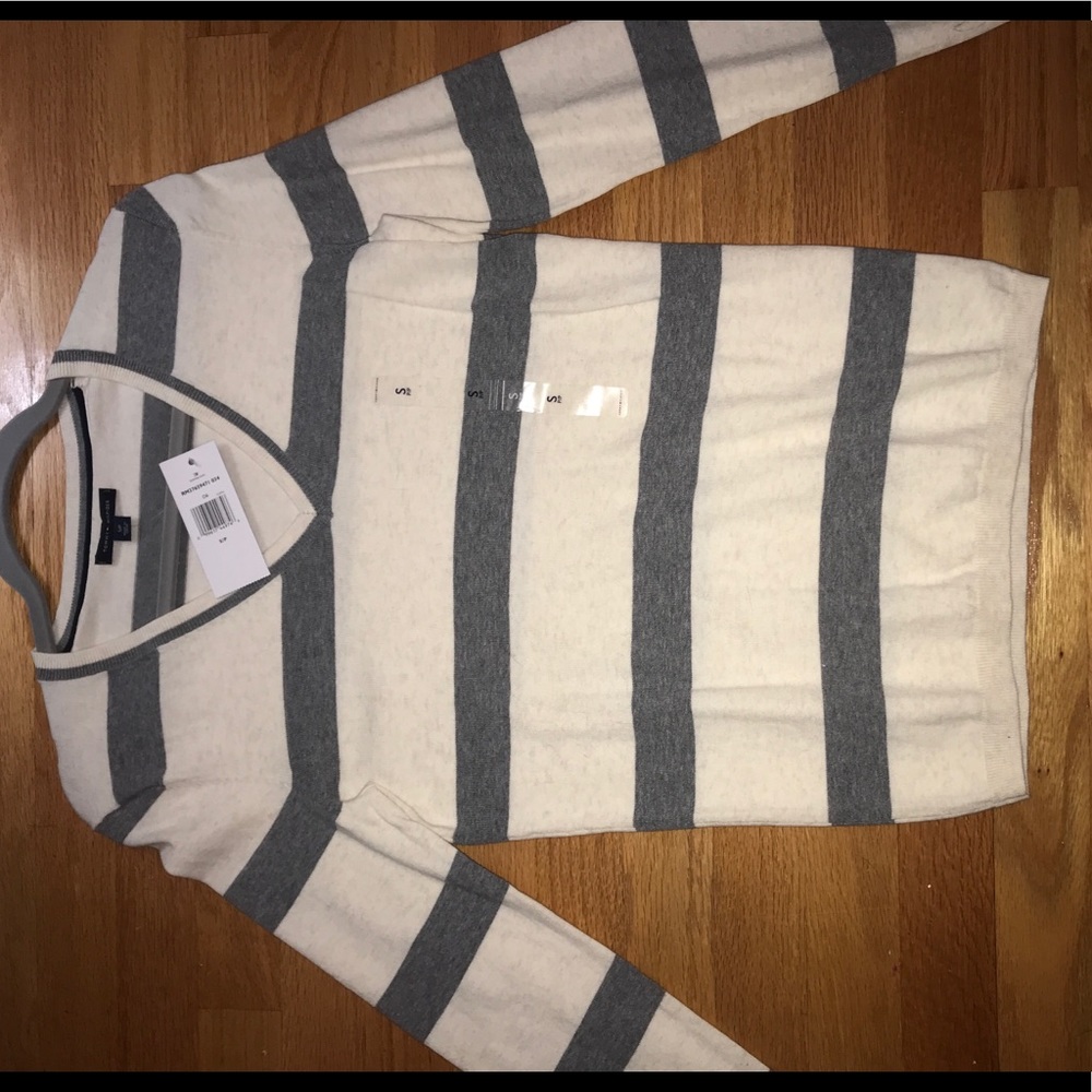 Tommy Hilfiger V neck sweater